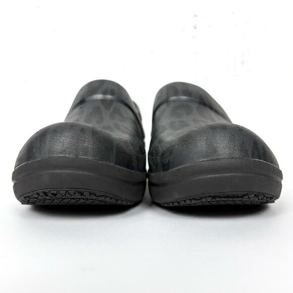Crocs At Work Neria Pro II Slip Resistant Rubber Clogs Black Leopard Print 7 - Picture 7 of 15